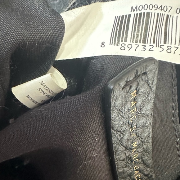 EUC Marc Jacobs Black Pebble Leather Hobo/crossbody Bag With Long Strap - Picture 9 of 10